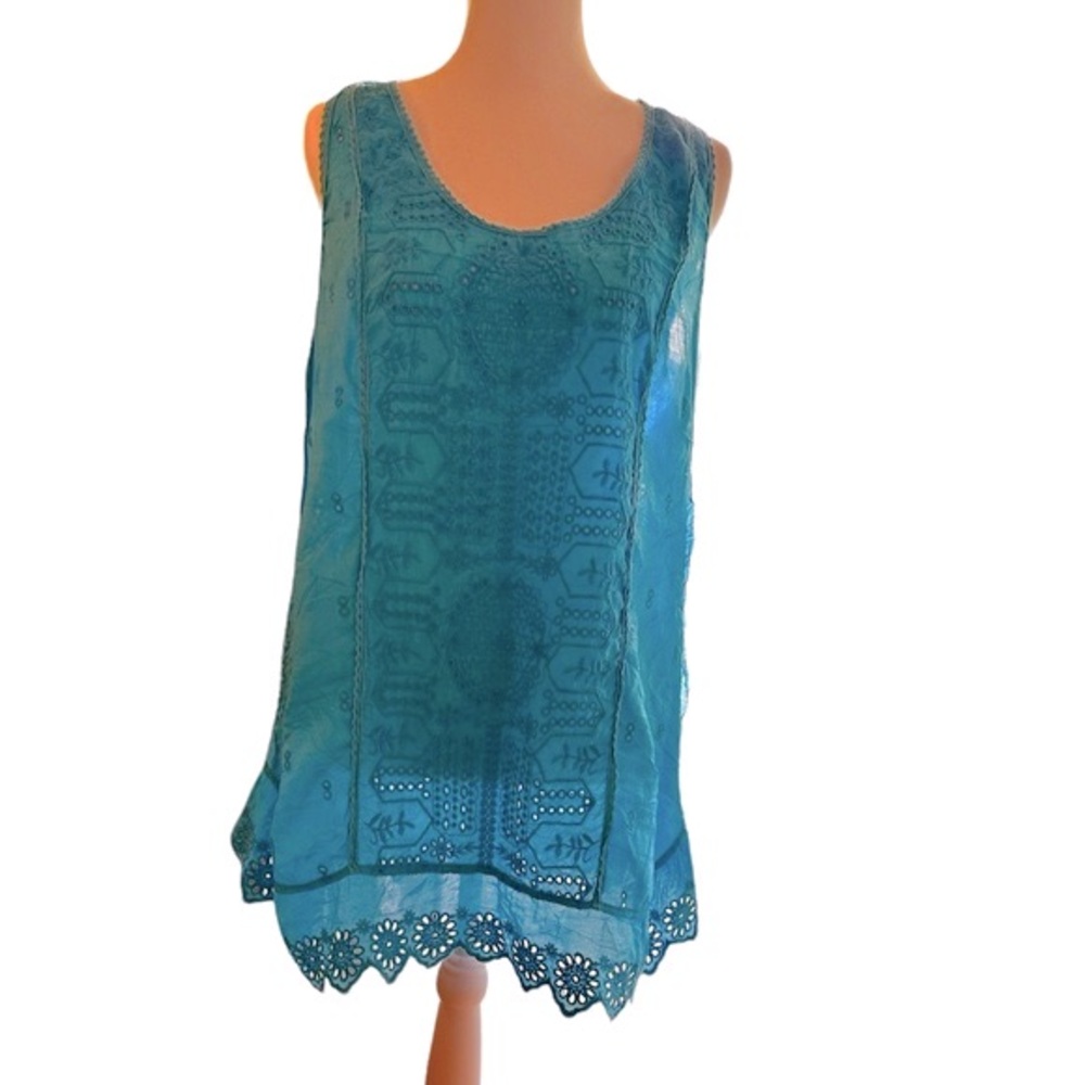 V Christina Scoop Neck Sleeveless Eyelet Turquoise Tunic Top, size L